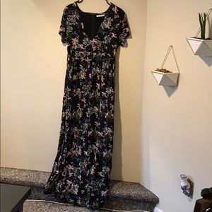 Short Sleeve Plunge Floral Maxi Dress